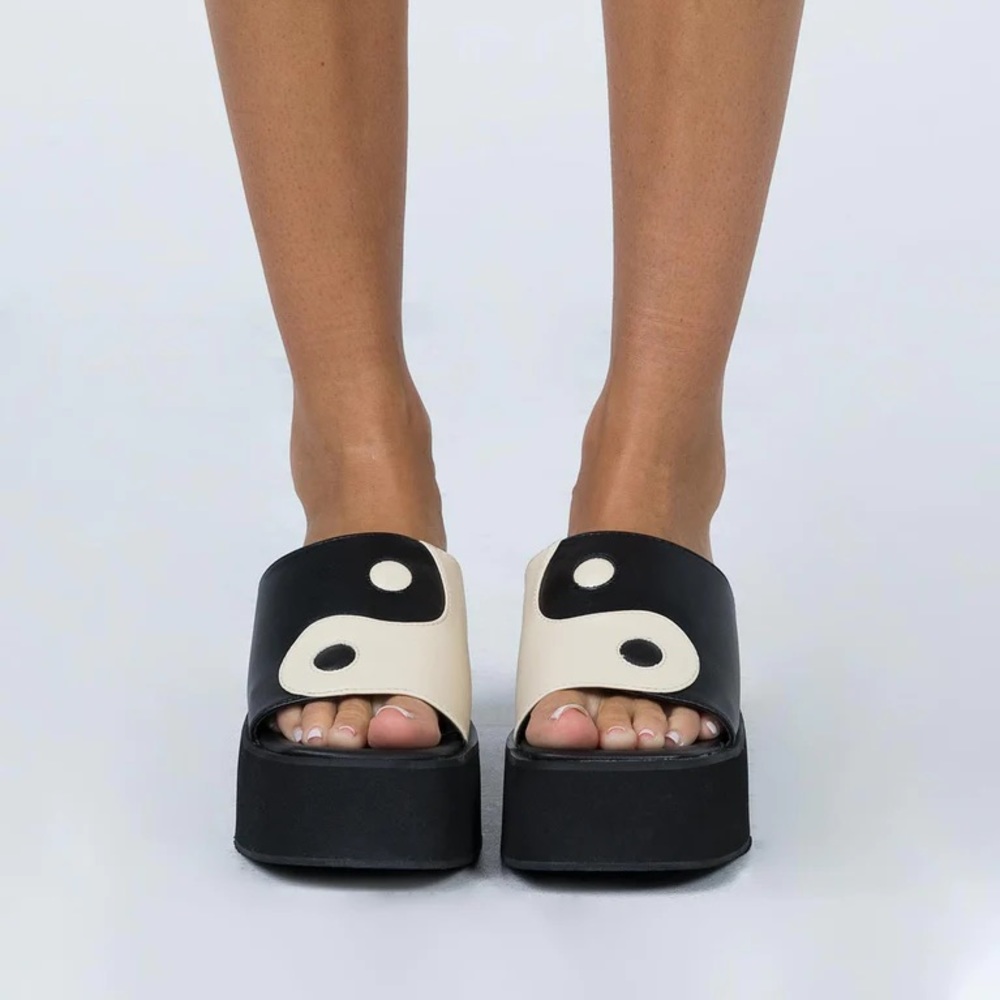 Princess Polly | Joni Platform Sandals Black/Beige | size 7 NWT